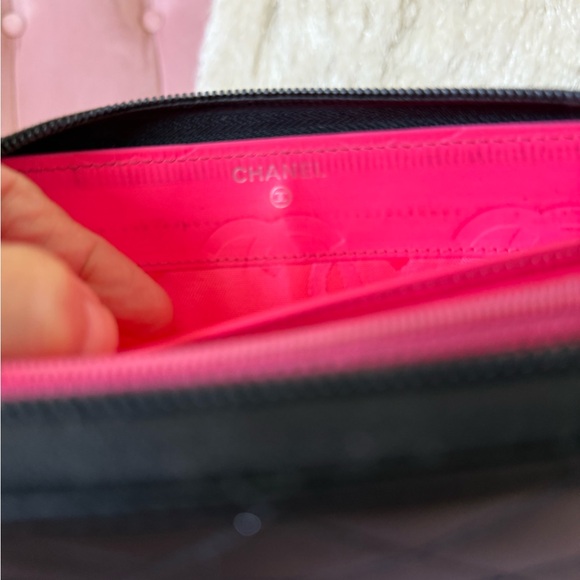 💯 Auth CHANEL CAMBON Black Quilted Zip-Around Wallet with Hot Pink Interior - Picture 11 of 16
